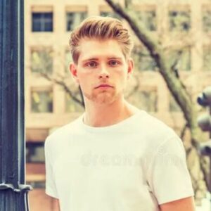 Profile photo of Simon