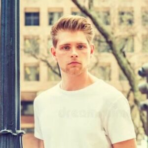 Profile photo of Simon